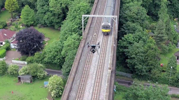 UAV Vogel Flying Above Rails