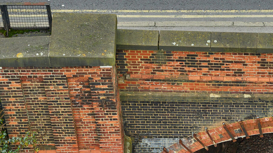 Zoom of the captured bridge at Guildford