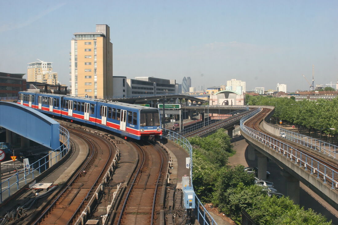 Rail Docklands Light Railway 3