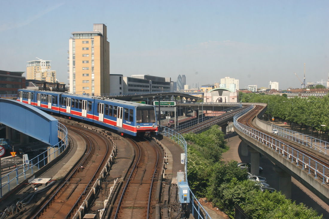 Rail Docklands Light Railway 3
