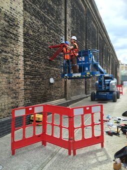 Pc Monitoring Equipment Staff Kings Cross3