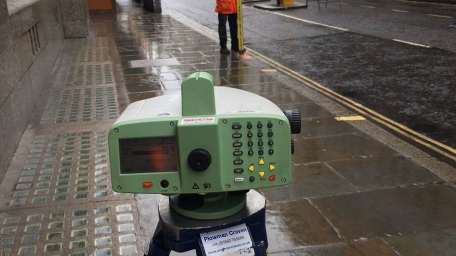 Pc Monitoring London Moorgate Equipment Construction Surveying 1